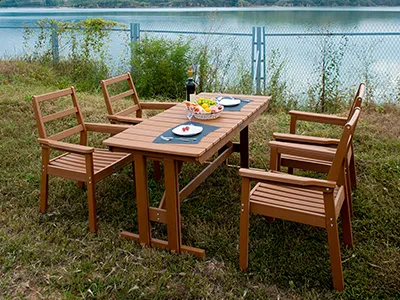 WPC courtyard table and chairs