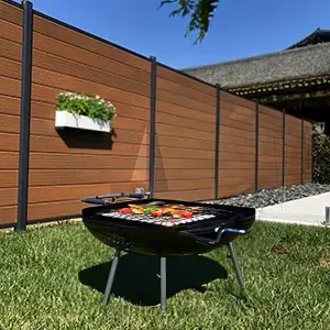 Outdoor-WPC-Fence-courtyard